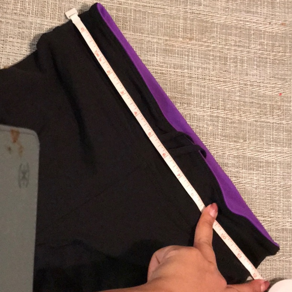 Lorna Jane Reversible Black/Purple crop leggings - Picture 8 of 10